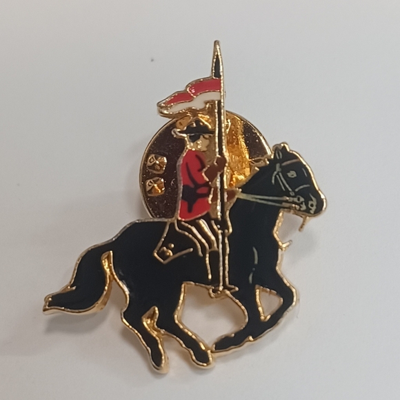 Royal Canadian Mounted Police RCMP Horse Lapel Pin - Picture 4 of 4